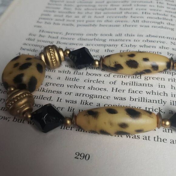 Vintage Cheetah Print Long Necklace - Picture 5 of 10